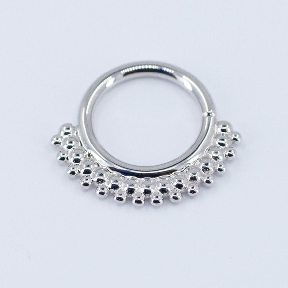 BVLA Seam Ring (daith, septum)